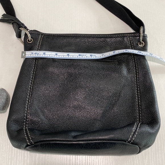 The Sak black leather crossbody with adjustable strap - Picture 11 of 14